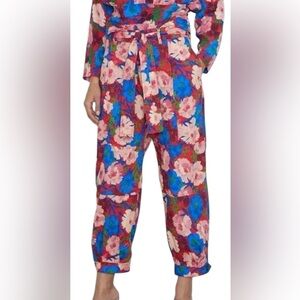 Zara Cotton Baggy Tie Waist Capri Red Blue
Floral Pants SZ Small
